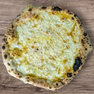Pizza Provolone E Pacchetelle Nou