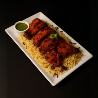 93. Курица в тандыре с рисом (300г)