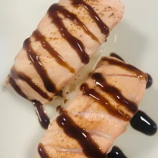 81. Sushi salmón flameado