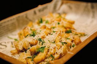 Cartofi cu usturoi si parmezan