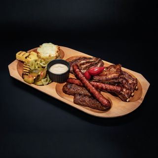 Platou cu carne de porc