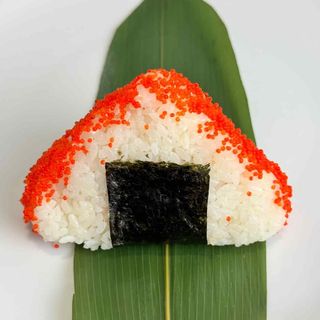 Onigiri Sałatka z Kraba