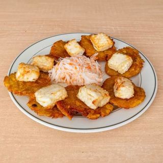 Tostones con Queso