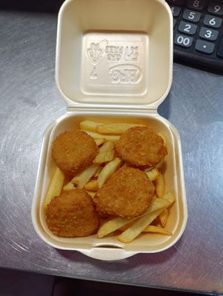Nuggets De Pollo Con Patata Frita