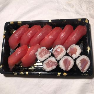 66. Maguro misto