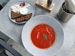 Борщ з салом та грінками (300/90g)