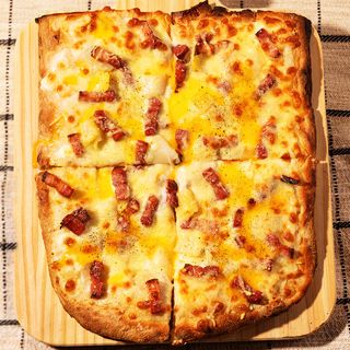 Pizza La Signorina Lorraine