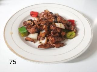 75. Manzo con fagioli neri