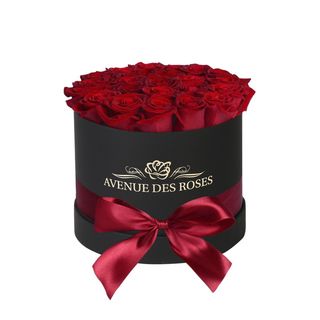 Trandafiri rosii in cutie neagra