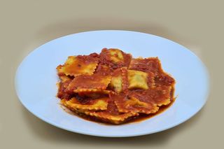Ravioli al pomodoro*