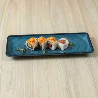 65. Uramaki de atún picante (8 piezas)