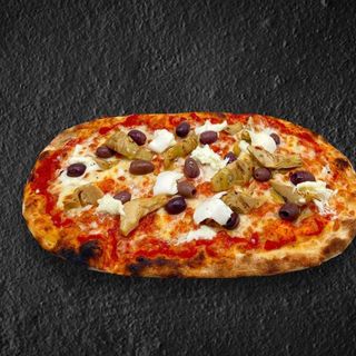 Mozzarella di bufala, olive nere di Gaeta, tonno e carciofi arrosto