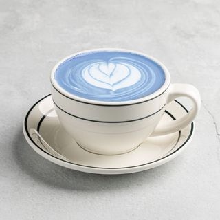 Голубая матча на альтернативном молоке