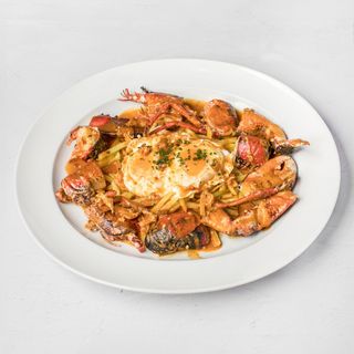 Bogavante estilo Formentera, con patatas fritas