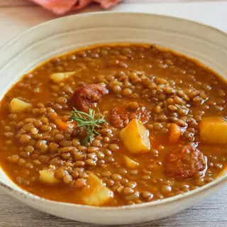 Plat De Llenties o Mongetes cigrons