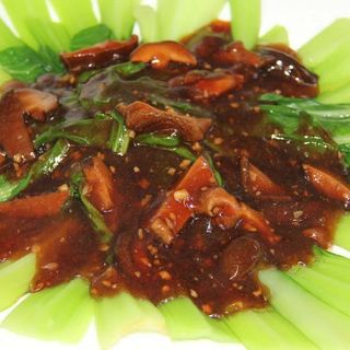 Pakchoi With Black Mushroom