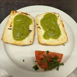 Queso Asado Con Mojo Verde (Ración)