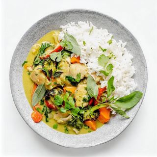 Green chicken curry with pivo free