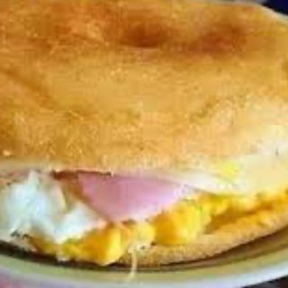 Arepas De Jamón Y Queso