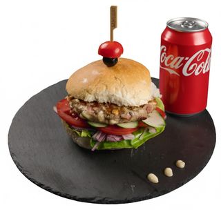 Gurmanska pljeskavica velika porcija + Coca Cola