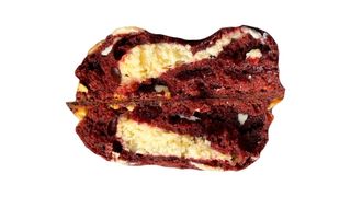 Red Velvet sa nadevom od cheesecake