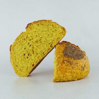 Pan con Chía y cúrcuma