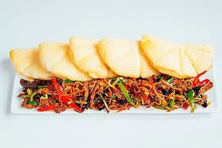 Қытайша әзірленген сиыр еті қосылған тоқаштар/Пампушки с говядиной 