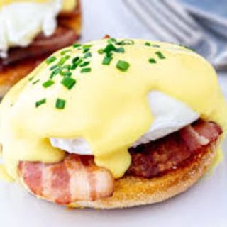 Huevos Benedict clásicos