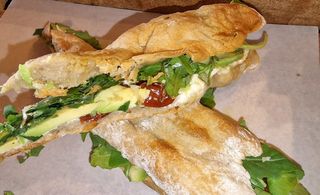 Bocadillo De Queso De Cabra