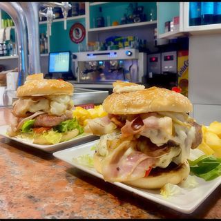 Hamburguesa El Rebujito