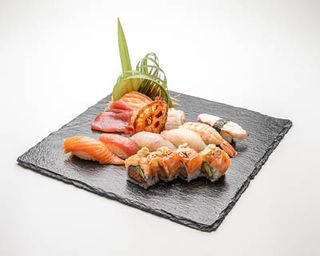 Plateau sushi sashimi