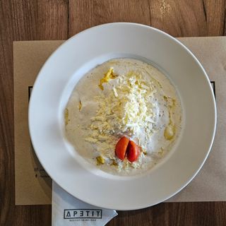 Pura sa kajmakom i travničkim sirom