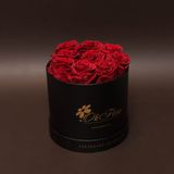 9 trandafiri criogenați roșii în cutie de lux mică neagră