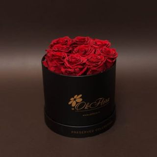 9 trandafiri criogenați roșii în cutie de lux mică neagră