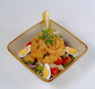 Салат с кальмаром
