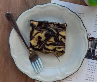 Bezglutenski brownies sa cheesecakeom