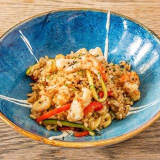 Arroz Salteado Con Gambones Y Verduras Al Wok