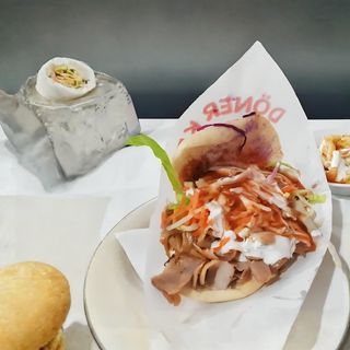 Doner Kebab Solo Carne Y Salsa Yogurt