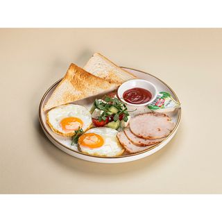 Глазунья с ветчиной