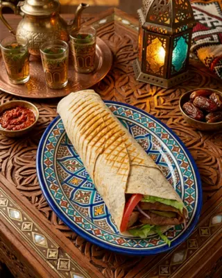 TORTILLA SHAWARMA WOŁOWA MEDIUM WRAP