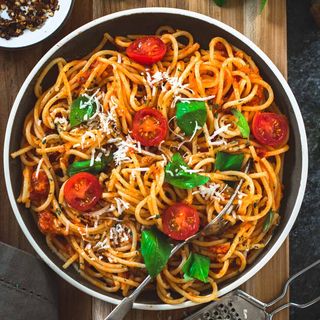 Arrabbiata Linguine (Acılı Soslu Linguine) – Arrabbiata Linguine