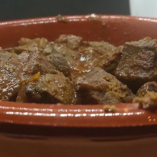 Higado en salsa