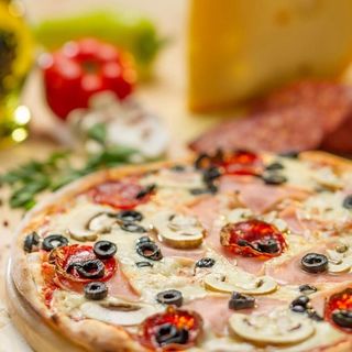 PIZZA CAPRICHOSA (26 Cm.)