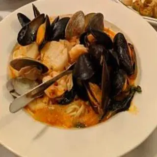 117. Cazuela De Mariscos