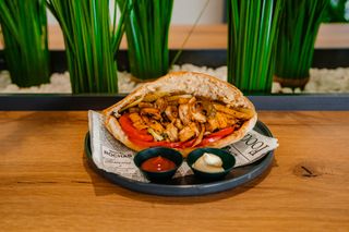 Doner kebab de pui (lipie/chifla)