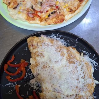 Omletă cu legume și cașcaval