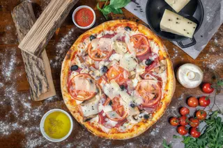 Pizza IL FORNO Ø50cm + Coca Cola 2l