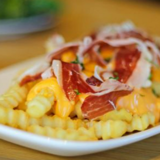 FREGIDES AMB CHEDDAR I IBÈRIC