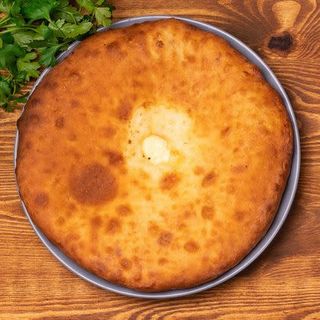 Chaczapuri Megrelskie z serem owczym