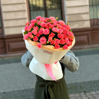 19 гілок троянди Пінк Ванесса
